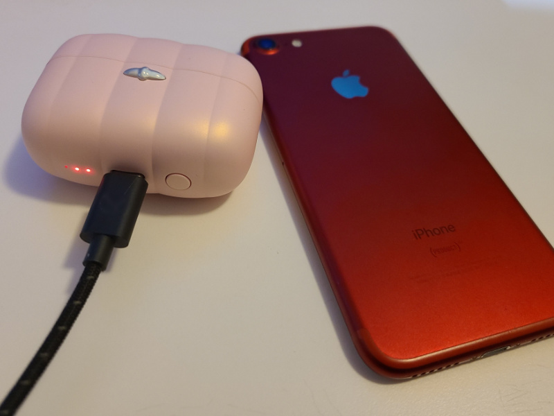 SVAKOMみみきの充電方法